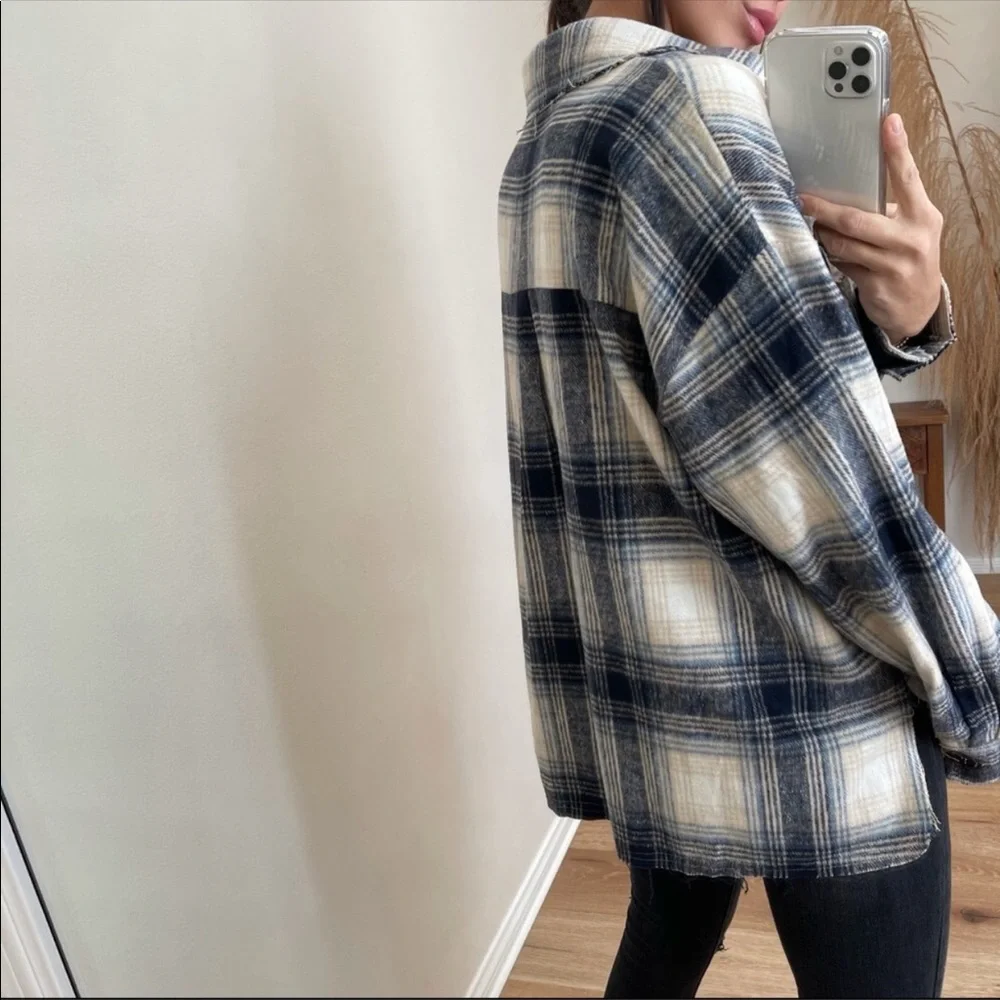 🆕🔄 Reposh Grace Distressed Plaid Jacket | Navy - Picture 7 of 10